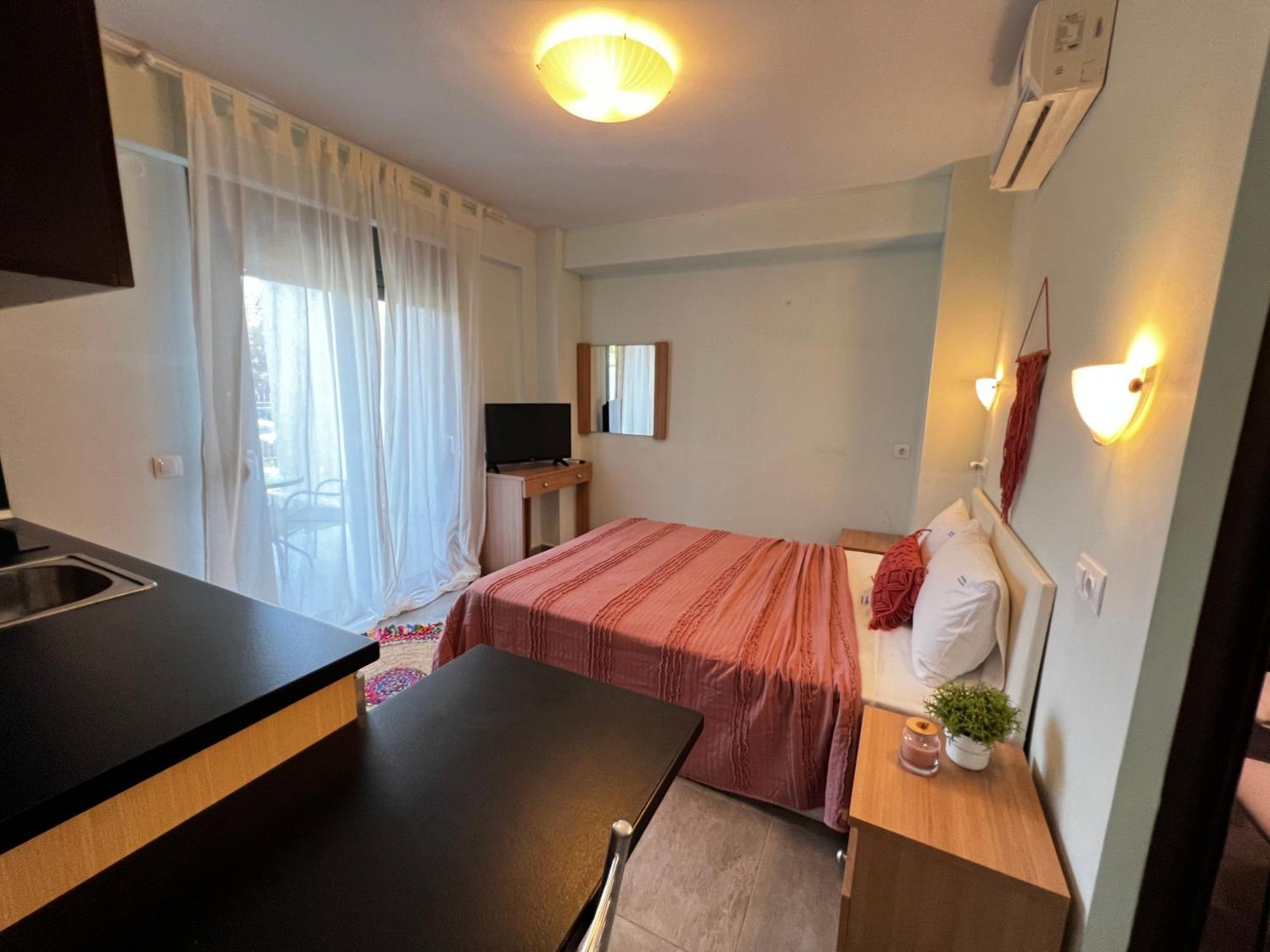Nikiti Holidays Phòng bức ảnh